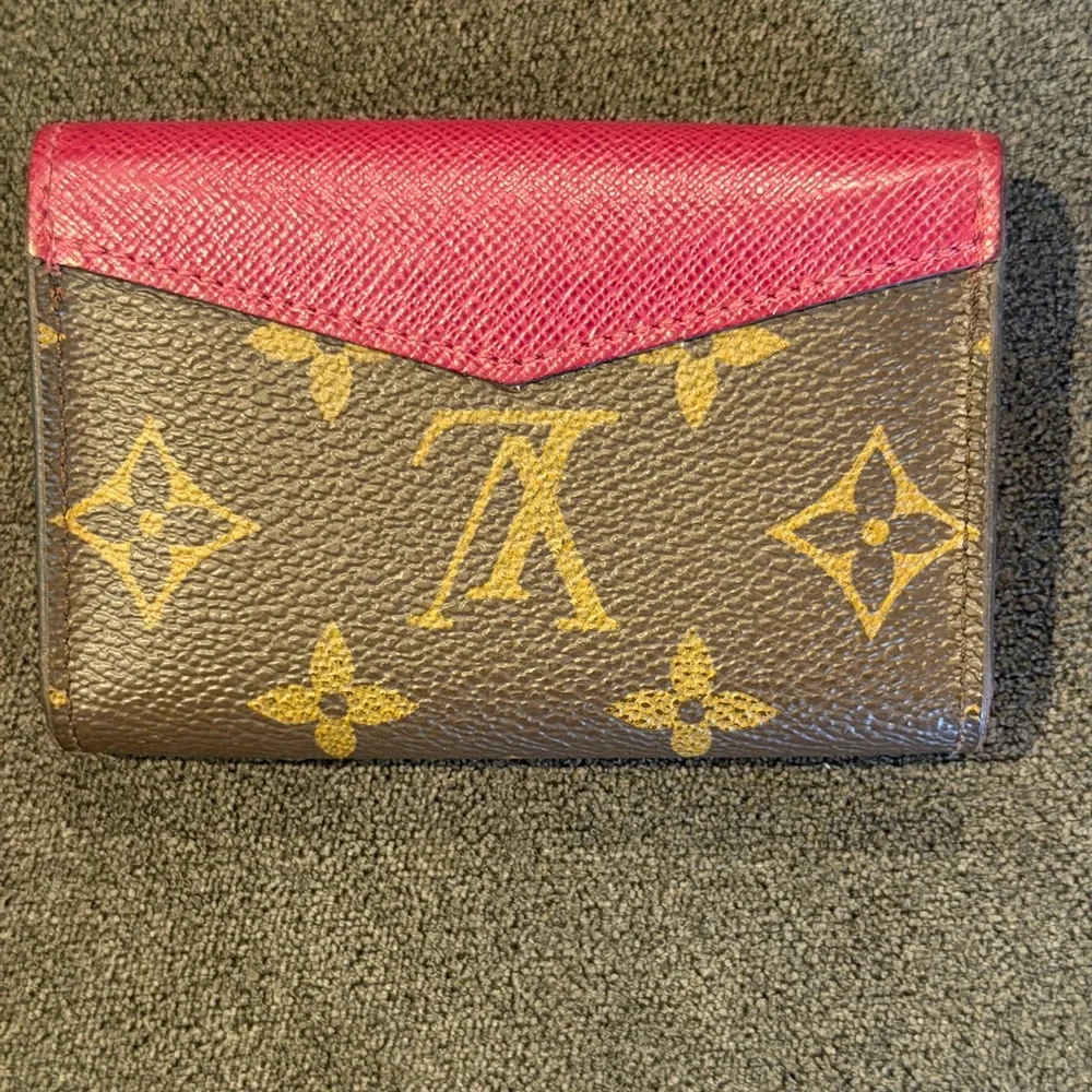 Louis Vuitton Sarah Style Multicartes Card Case - Fuchsia and Monogram - Picture 3 of 10